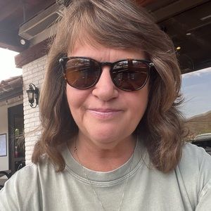 Meet your Posher, Carla